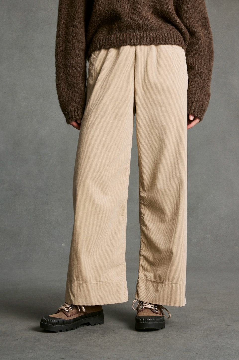 pantalon Jimmy terciopelo latte