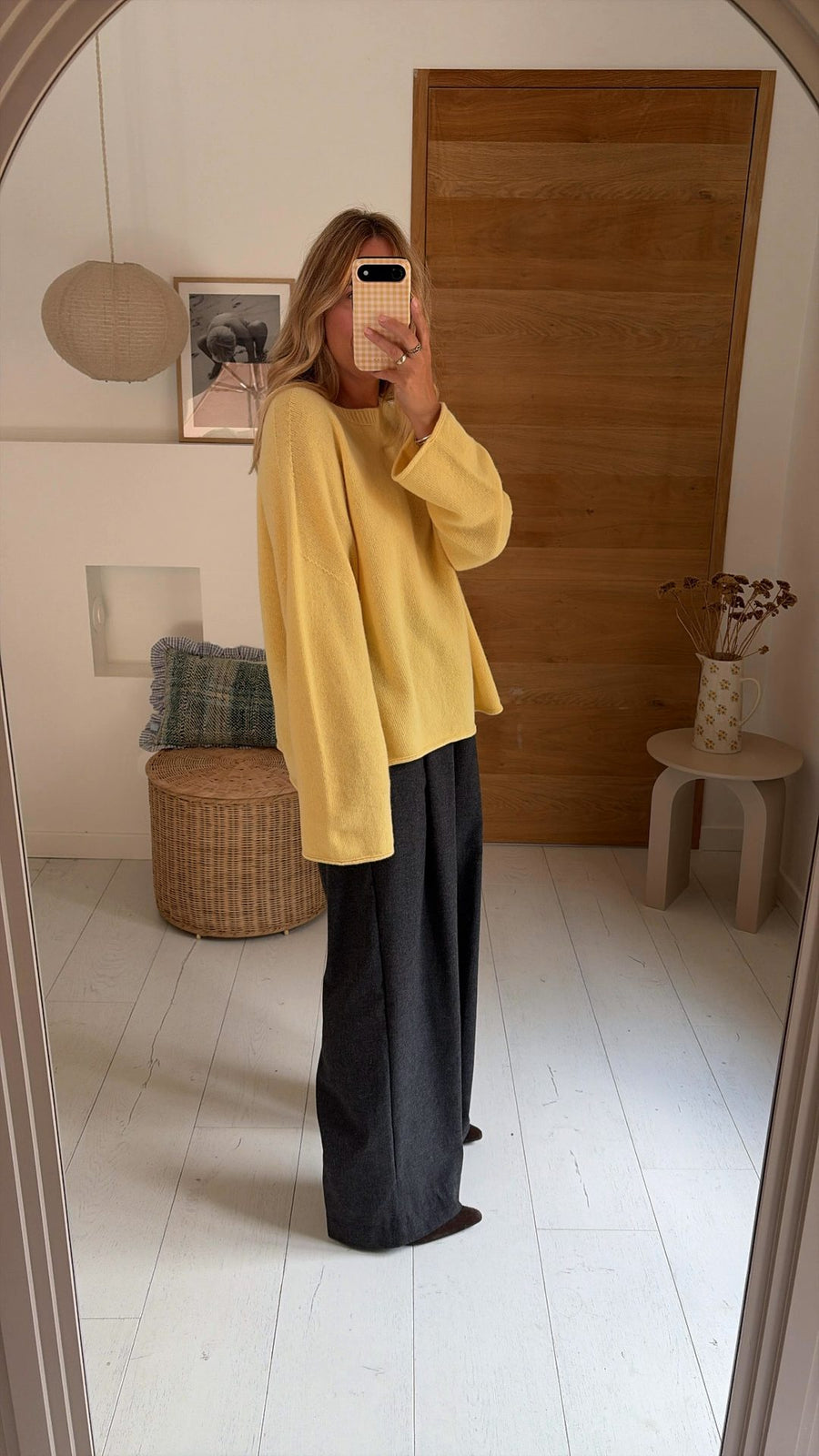 Shop the look : Pull Vanessa uni vanilla et Pantalon Agnes anthracite